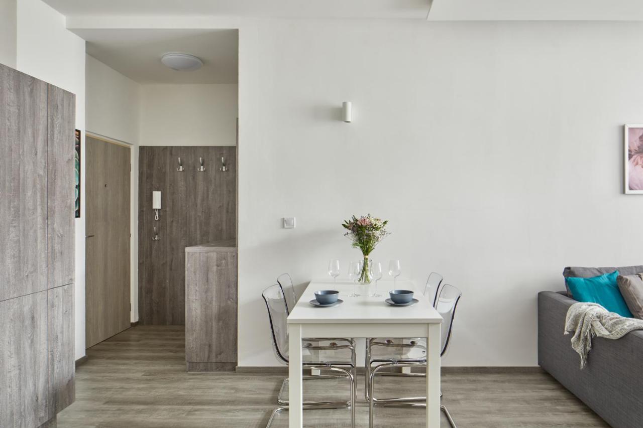 Minimalist Apartment On Wenceslas Square By Prague Days Exteriör bild